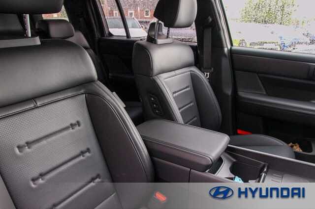 Hyundai SANTA FE 1.6 TGDi Hybrid Calligraphy 5dr 4WD Auto